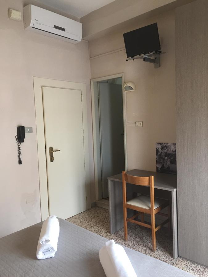 Hotel Britta ريميني المظهر الخارجي الصورة