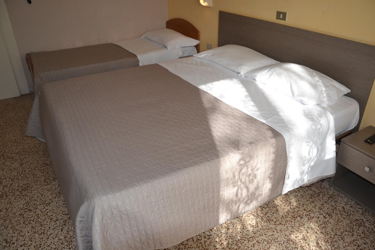Hotel Britta ريميني المظهر الخارجي الصورة